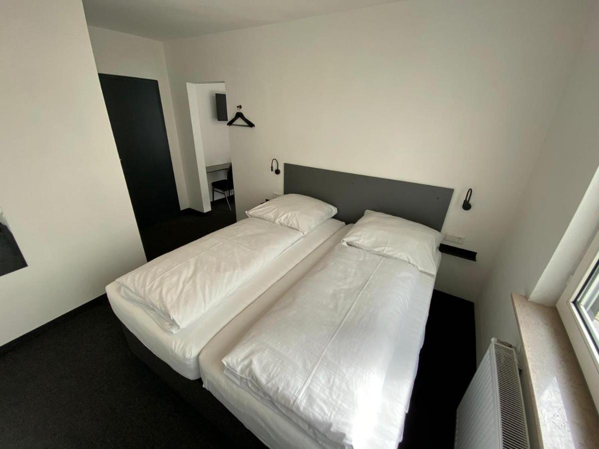 Hotel Zzzimple - Staffless & Self Check-In Pillig Exterior foto
